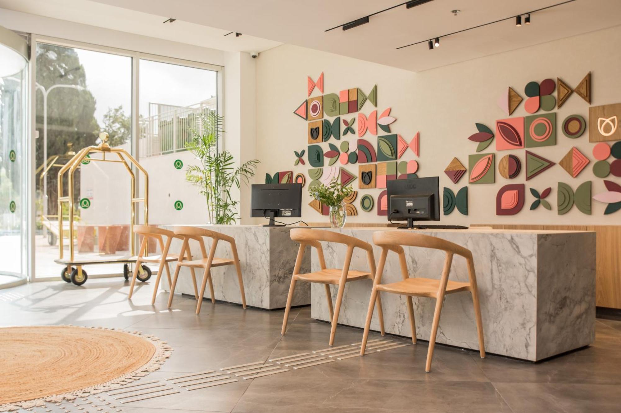 Almond Hotel - Adults Only Neve Ilan Buitenkant foto